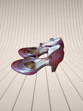 Naturalizer, Two-toned, Betty T-Strap Pumps in Burgundy